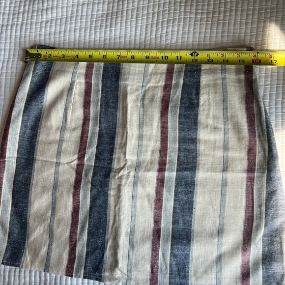 Linen red, navy, and beige mini skirt - Picture 5 of 7